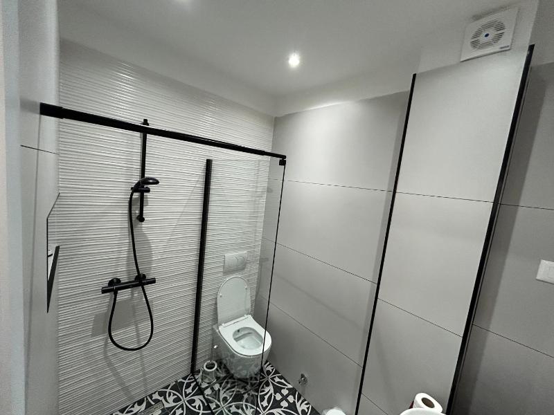 City Centre Rooms 4R - image 5