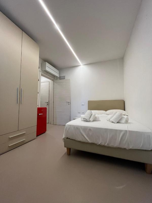 Single Room image 2