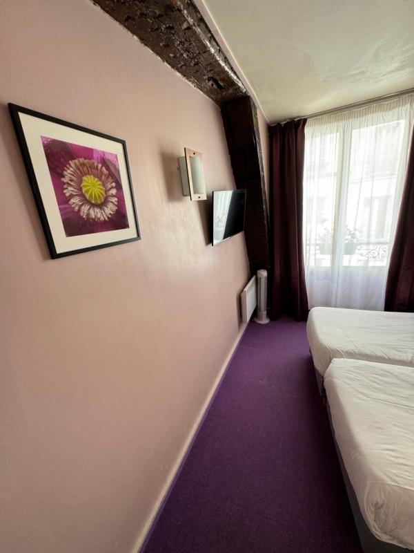 Twin Room image 1