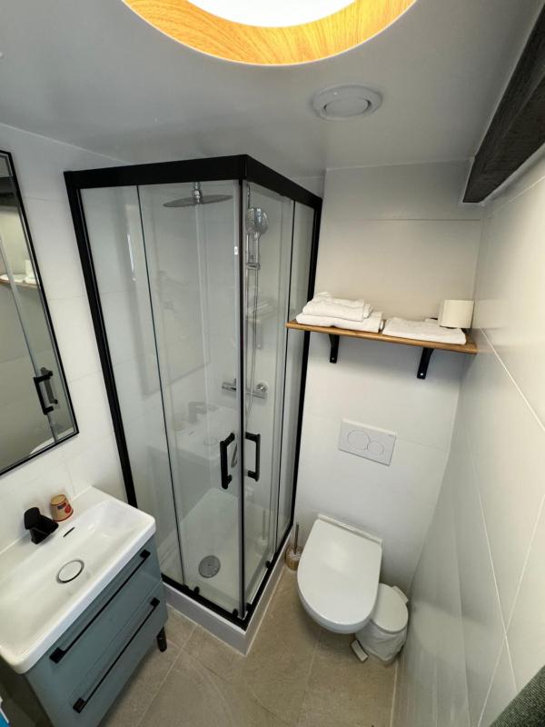 Single Room image 1