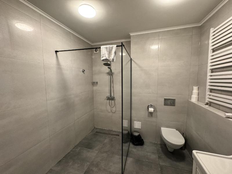 Standard Double Room image 3