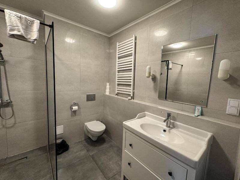 Standard Double Room image 4