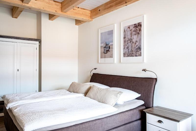 Double Room image 3