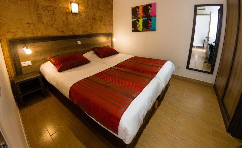 Standard Studio (Double Bed) image 4