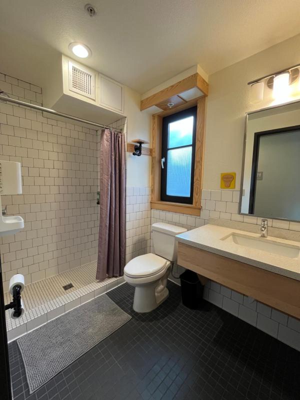 Northwest Portland Hostel - image 35