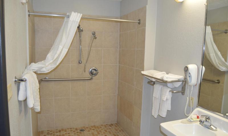 King Room - Disability Access - Non-Smoking image 1