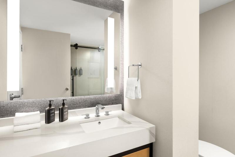 Sheraton Virginia Beach Oceanfront Hotel - image 13