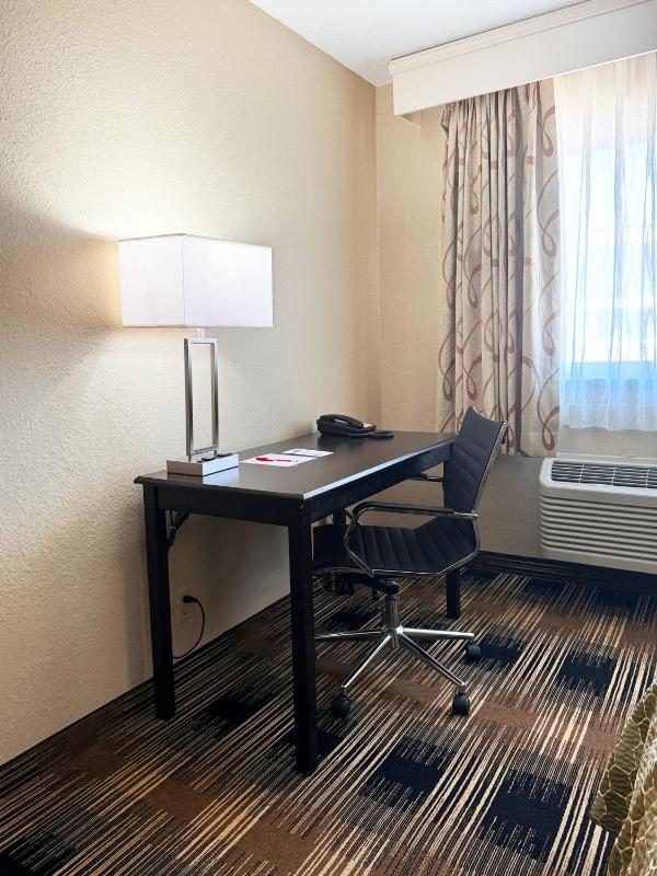King Room - Disability Access/Non-Smoking image 2