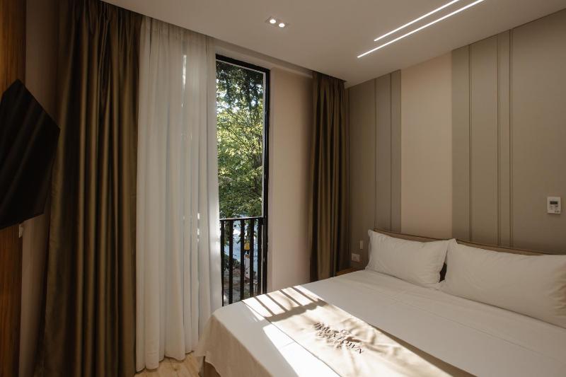 Downtown Hotel - image 10