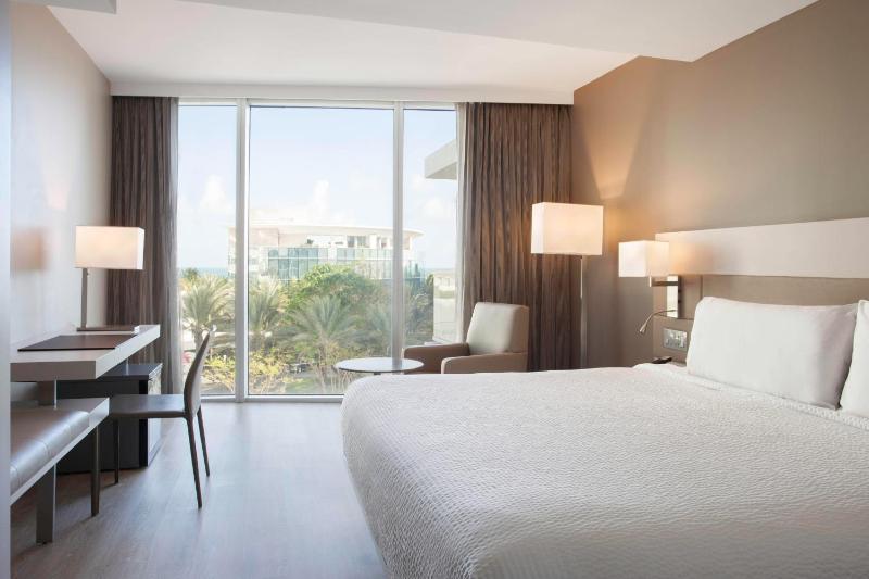 King Room with Ocean View image 1