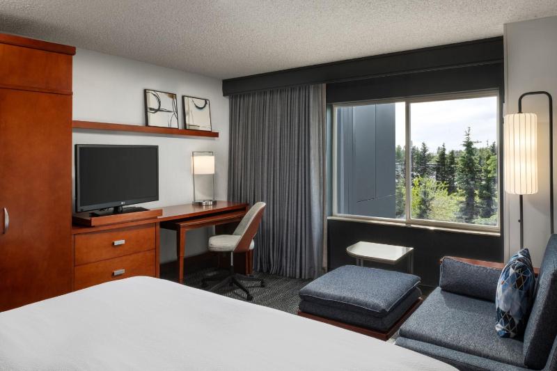 King Room image 3