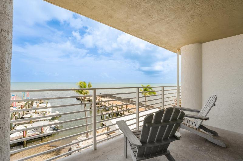 Suite with Ocean View image 2