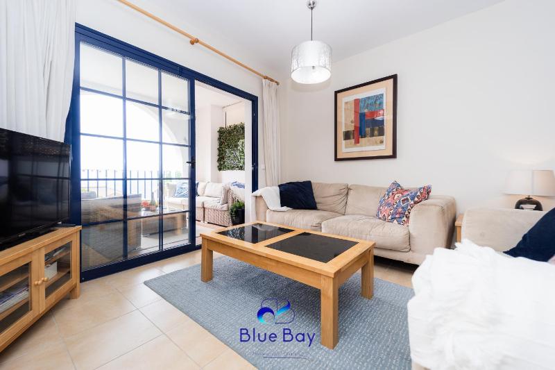 Lynnes Balcony - image 15
