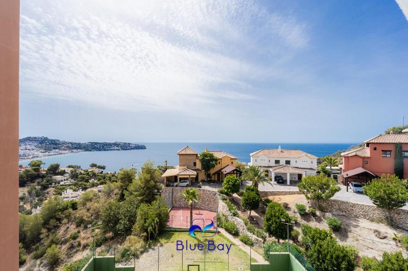 Lynnes Balcony - image 8