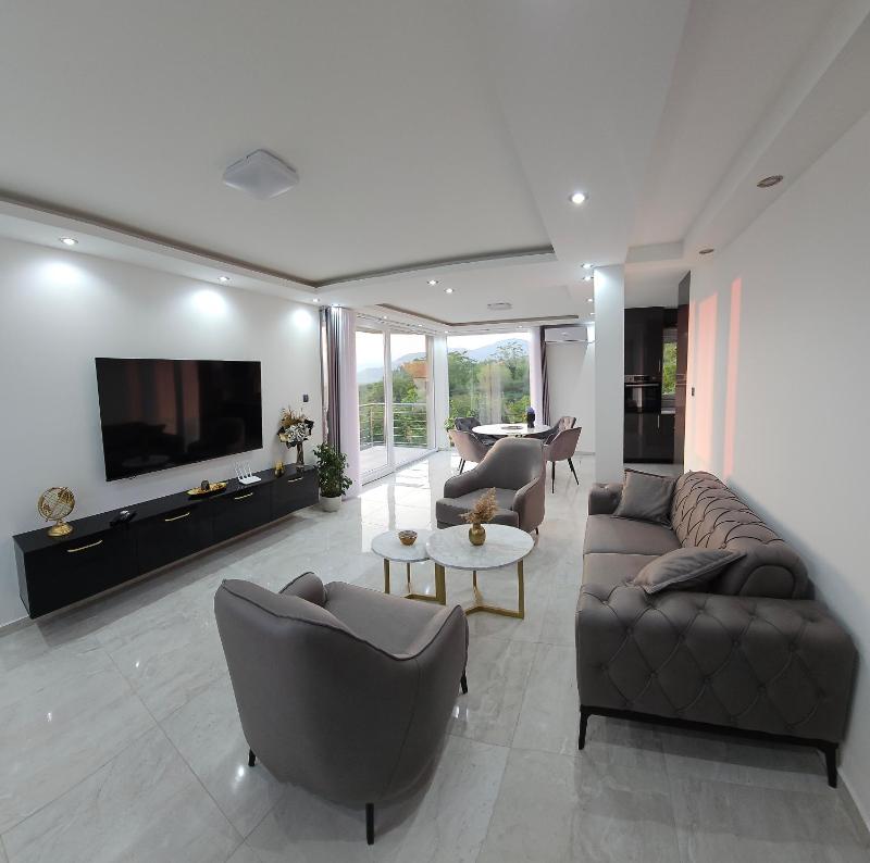 Sisters residence - image 1