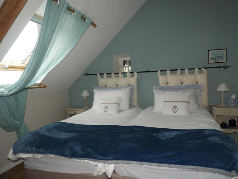 Twin Room image 1