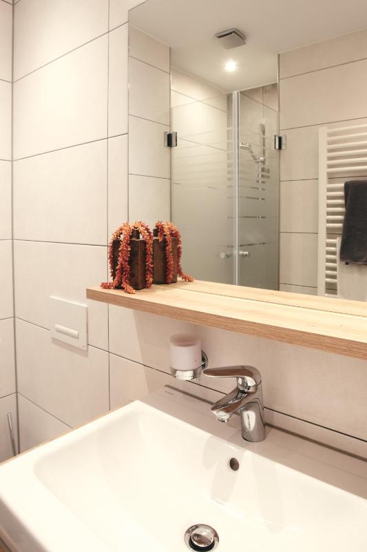 Single Room image 4
