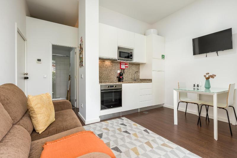Apartment Boavista Roundabout by Sweet Porto - image 2