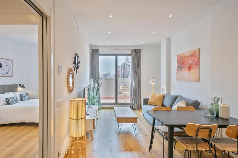 Aspasios Arc de Triomf Apartments - image 1