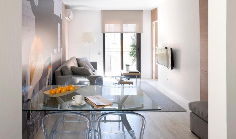 Two-Bedroom Apartment with Two Bathrooms image 2