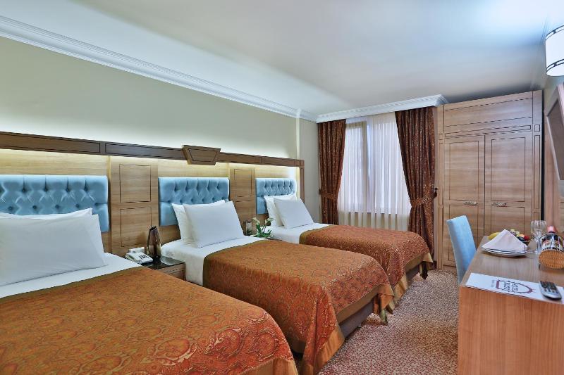 Triple Room image 2