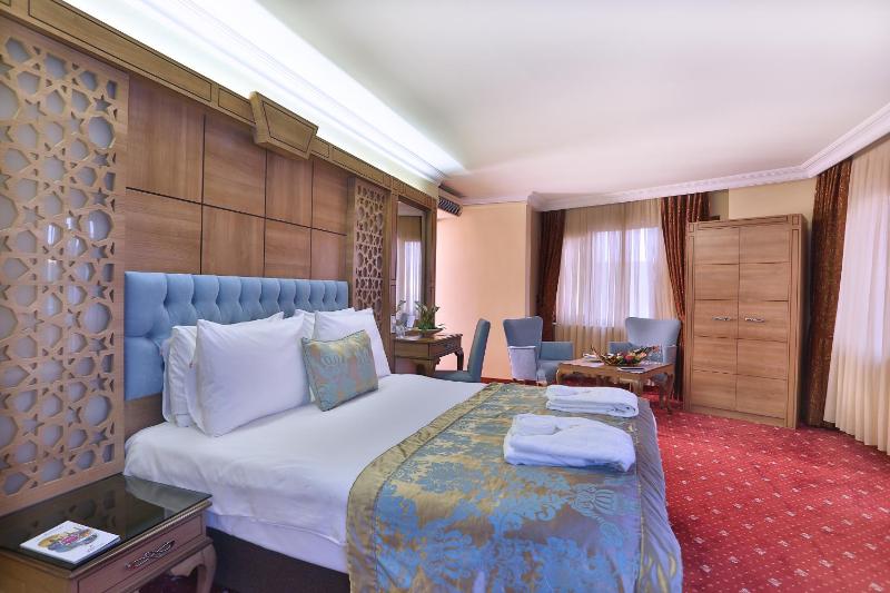 Corner Suite image 4