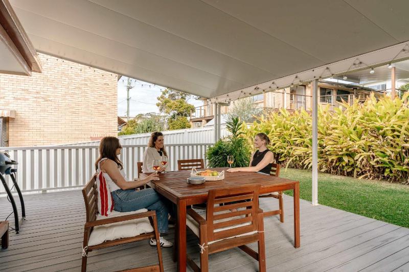 Moffat Beach Coastal Contemporary Unit A - image 5