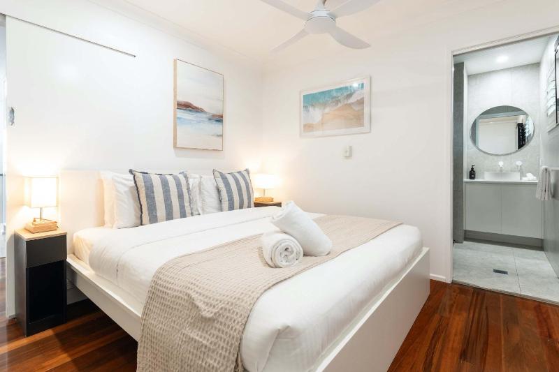 Moffat Beach Coastal Contemporary Unit A - image 45