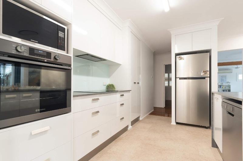Moffat Beach Coastal Contemporary Unit A - image 8