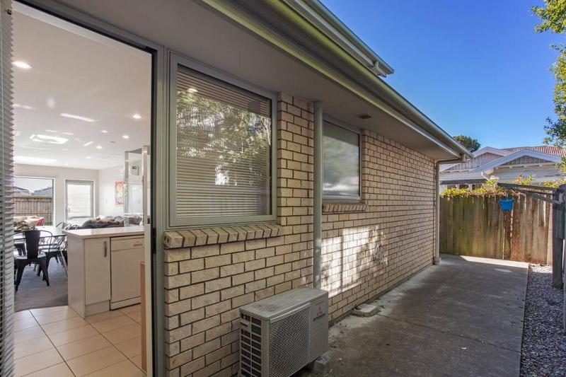 Handy Riccarton Hagley Park CBD 10 Mins - image 17