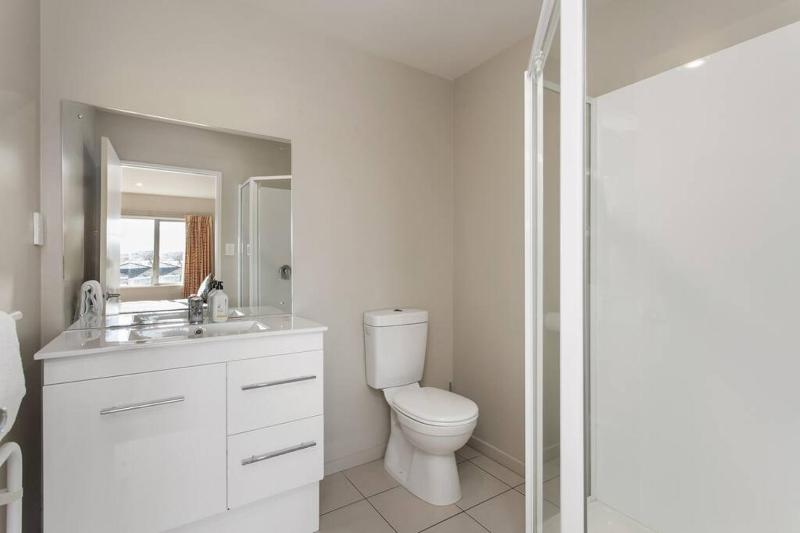 Handy Riccarton Hagley Park CBD 10 Mins - image 8
