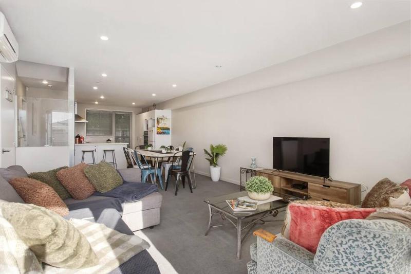 Handy Riccarton Hagley Park CBD 10 Mins - image 7