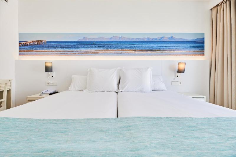 One-Bedroom Apartment image 4