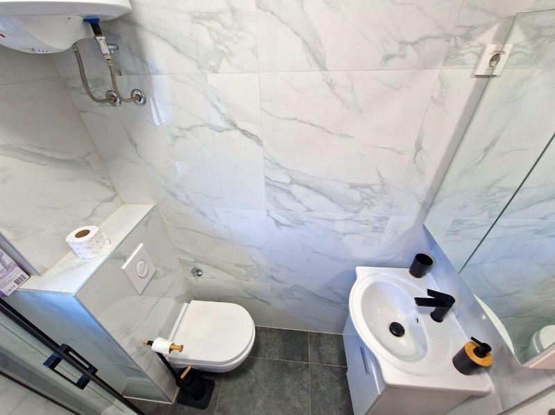 Apartment Splitska - image 10