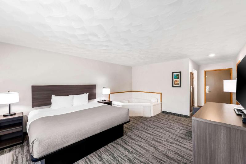 King Room - Non-Smoking image 3