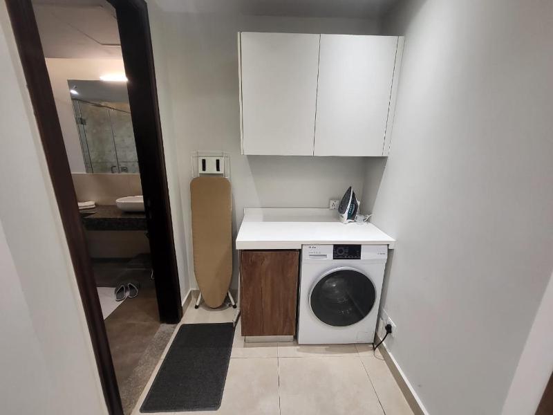Goldcrest - 1 Bedroom Luxury Apartment - Lahore - image 16