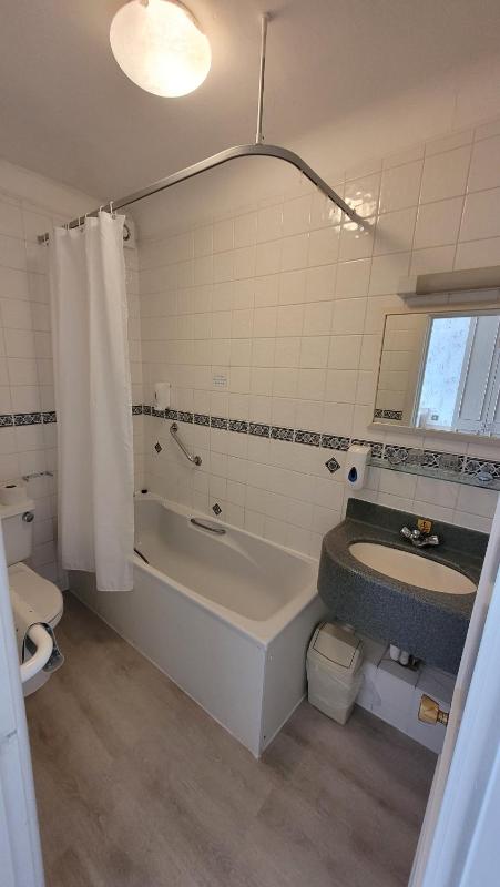 Standard Single Room image 4