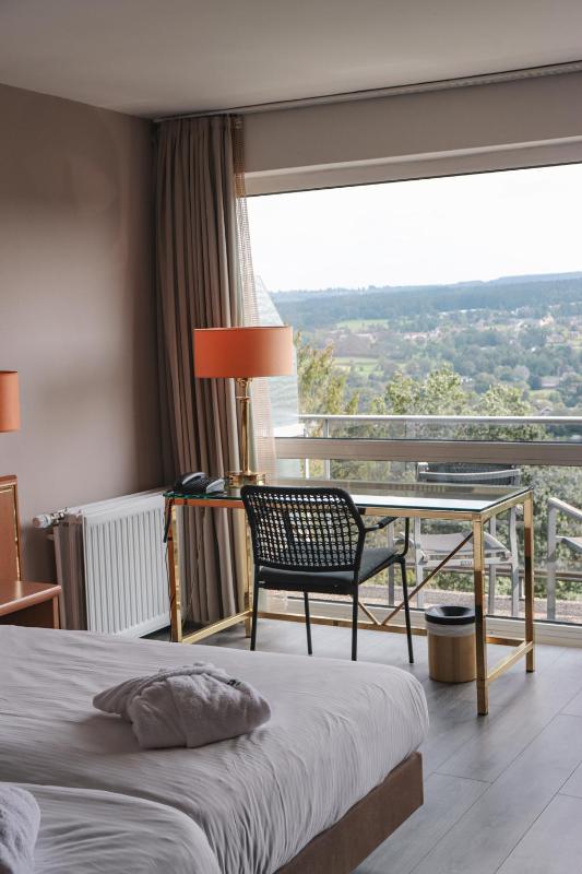 Lake side Executive room image 1