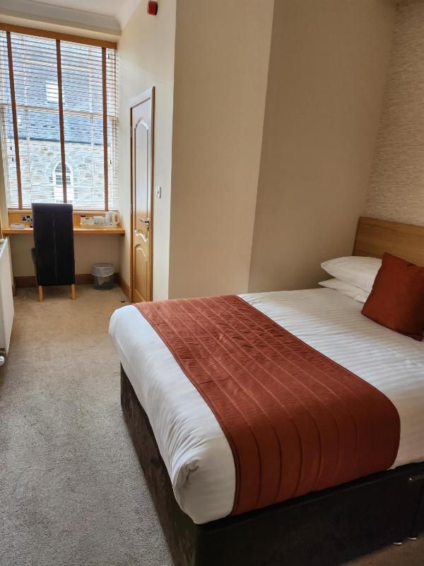 Budget Double Room image 2