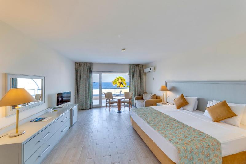 Standard Double or Twin Room with Garden View - Ground floor image 4