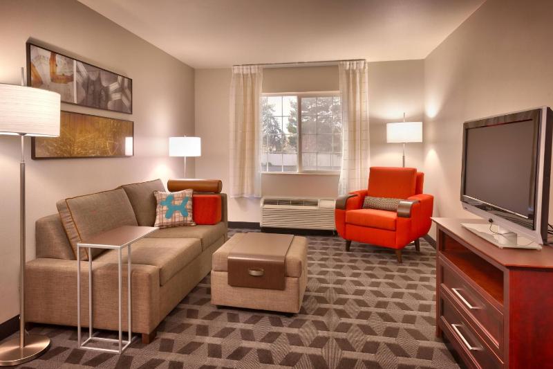 Two-Bedroom Suite image 4