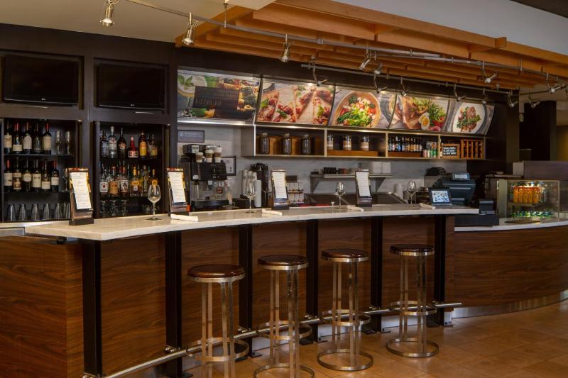 Courtyard by Marriott Jacksonville at the Mayo Clinic Campus/Beaches - image 14