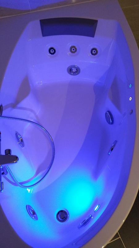 Suite with Spa Bath image 1