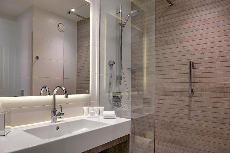 Superior Double Room image 3