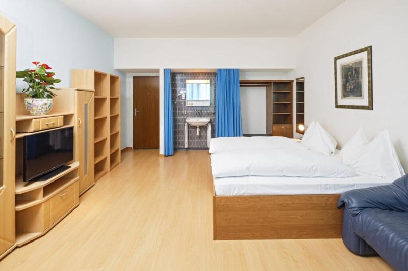 Apartment image 3