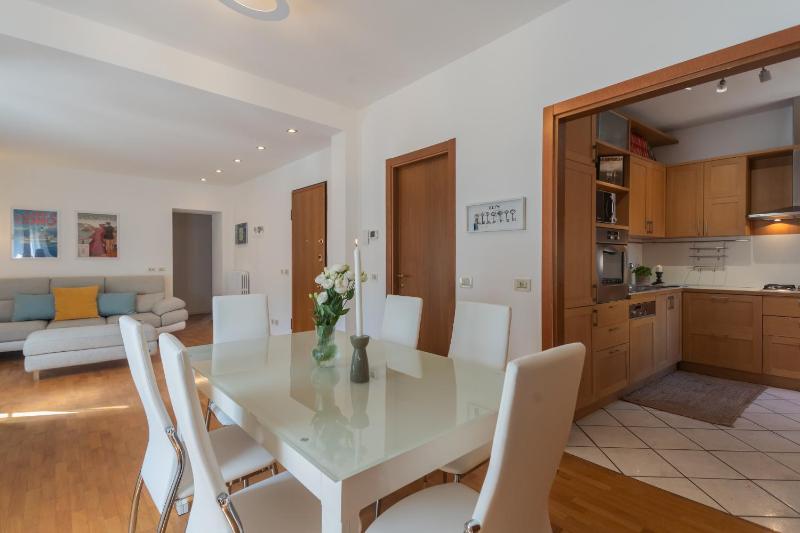 Linda Apartments by Rent All Como - image 16