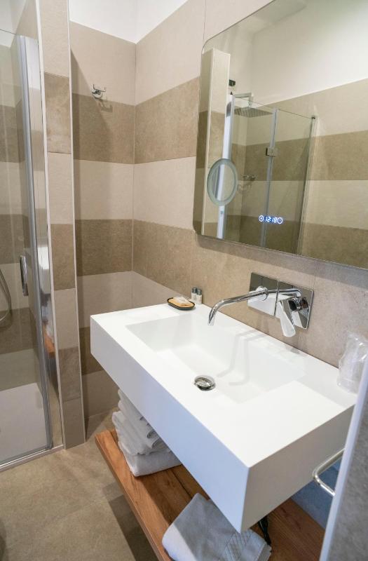 Double or Twin Room image 3