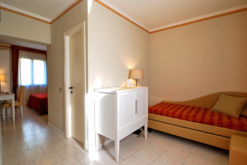 Superior Double Room with Lake View image 2