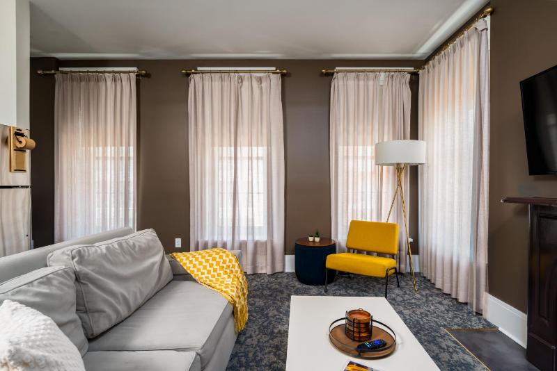 One-Bedroom Apartment image 2