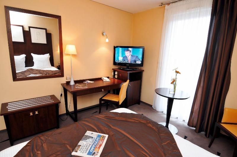 Classic Double Room - Non-Smoking image 1